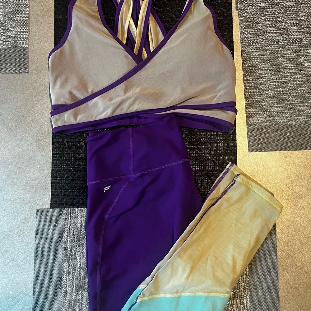 Fabletics matching bra and leggings set size large